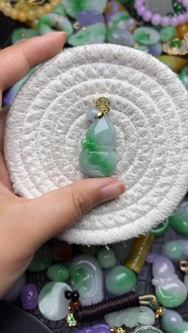 颈饰未镶嵌翡翠缅甸翡翠吊坠