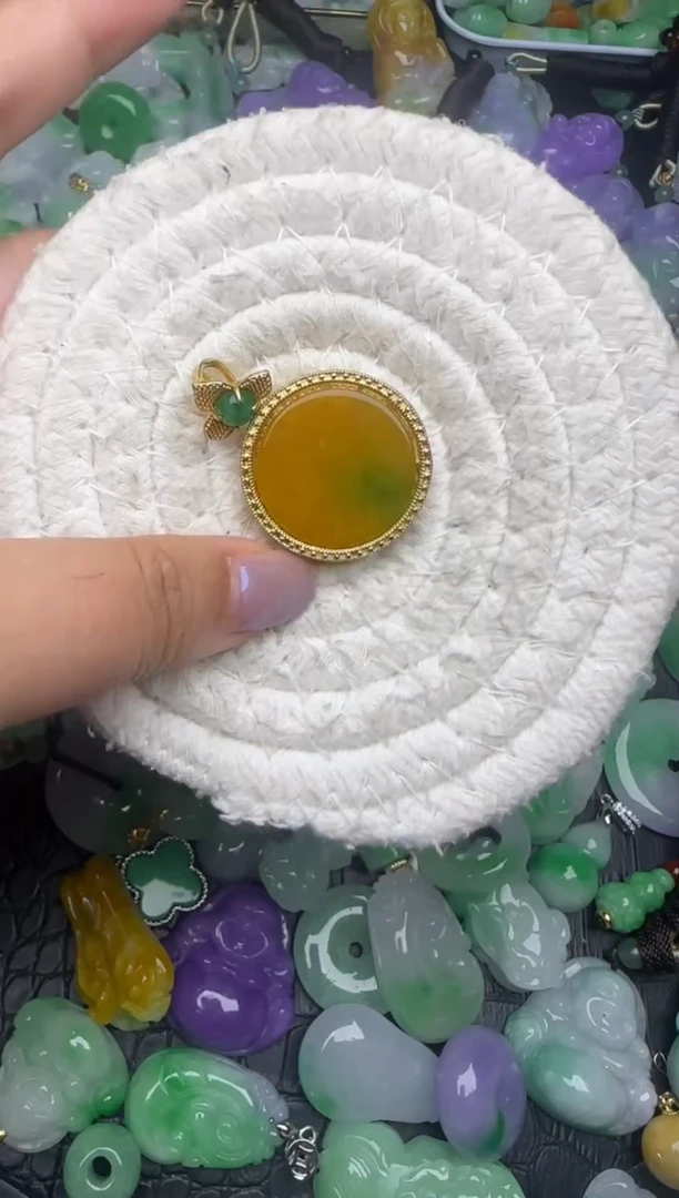 颈饰未镶嵌翡翠缅甸翡翠吊坠