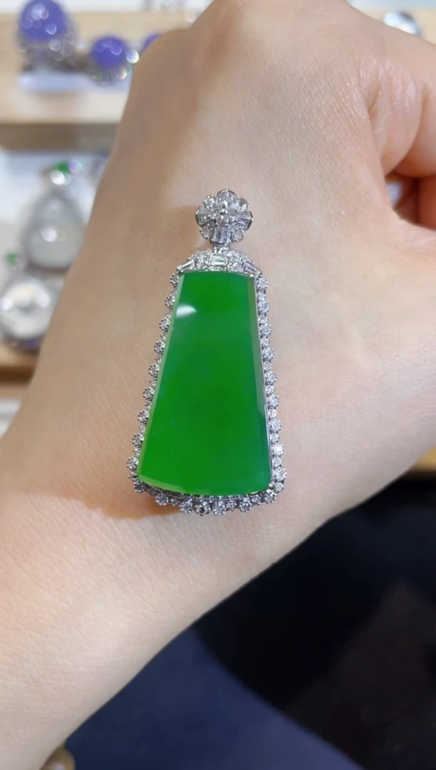 吊坠(不含链)18K金镶嵌翡翠团购16