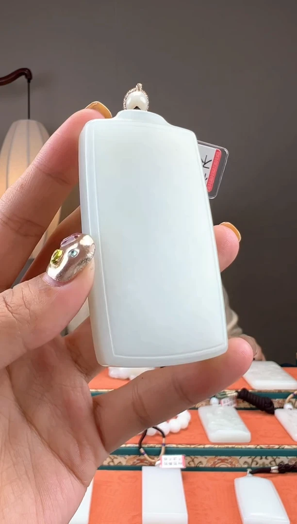 【闪购商品】和田玉颈饰未镶嵌1