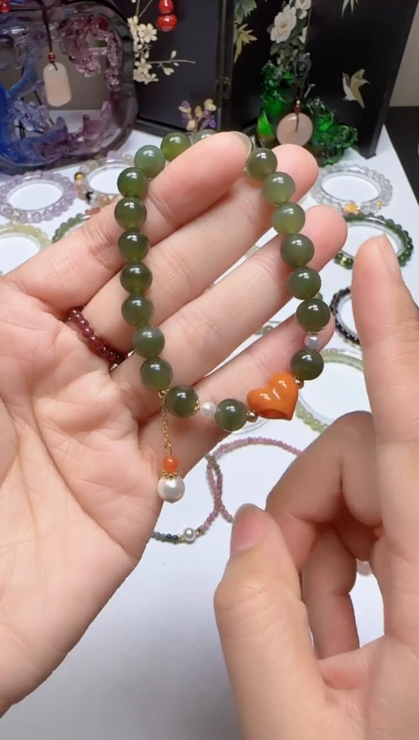 合金手链和田玉配屁桃