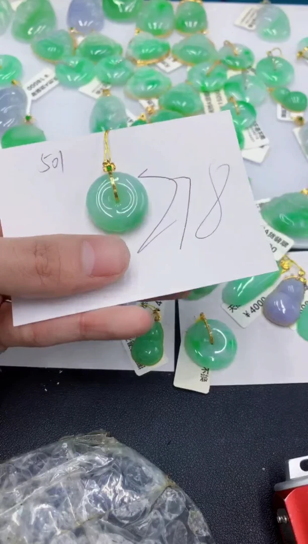 颈饰18K金镶嵌翡翠1111111