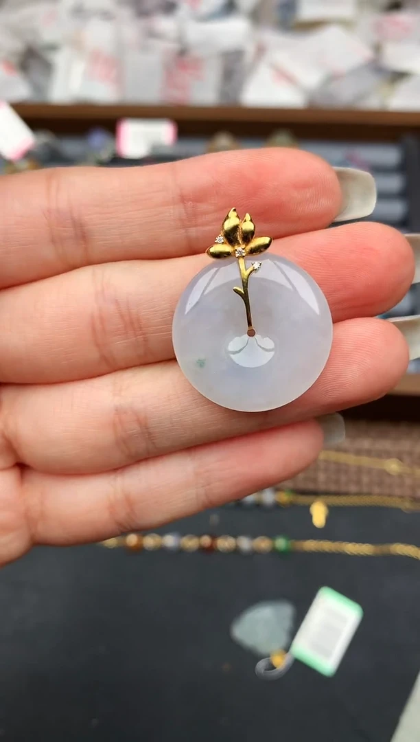 18K金镶嵌挂件翡翠—
