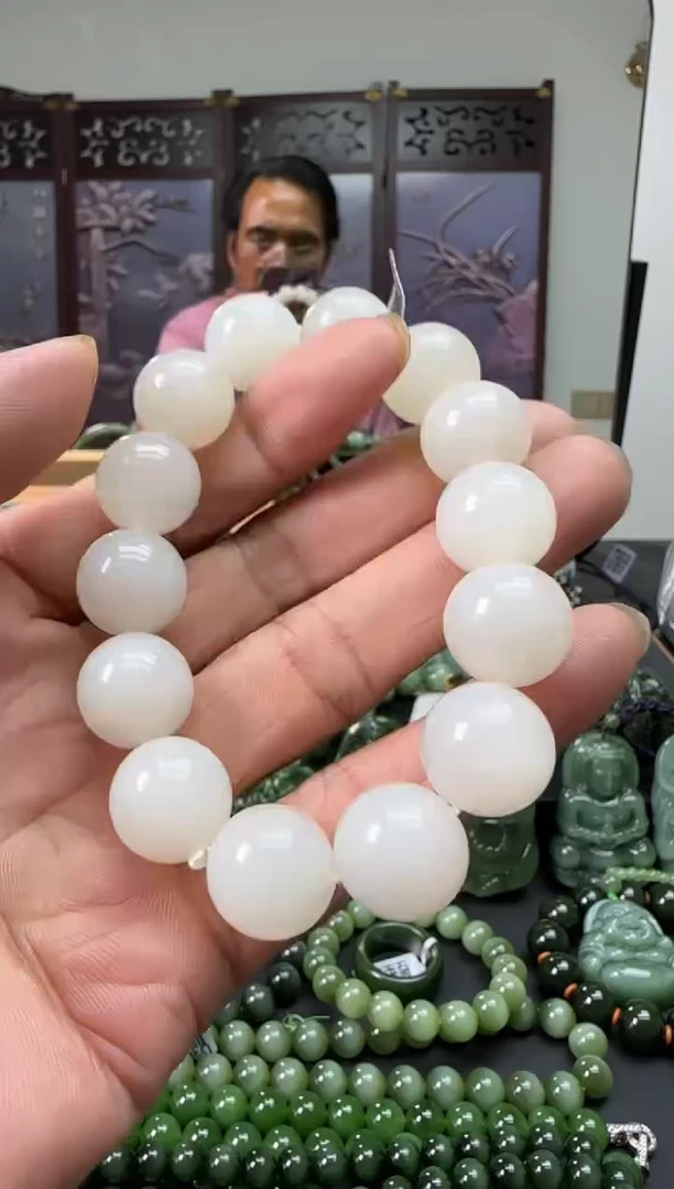 和田玉未镶嵌珠宝奇石手串