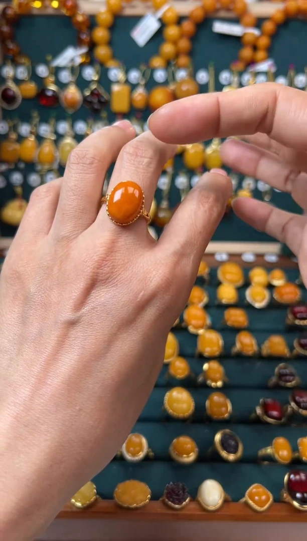 银S925镶嵌琥珀戒指精品蜜糖红蜜蜡戒指