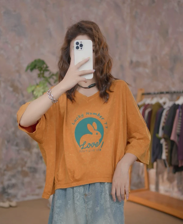 【Hty推荐】印花短袖V领轻职风中国风透气T恤宽松卡通兔子国风6138