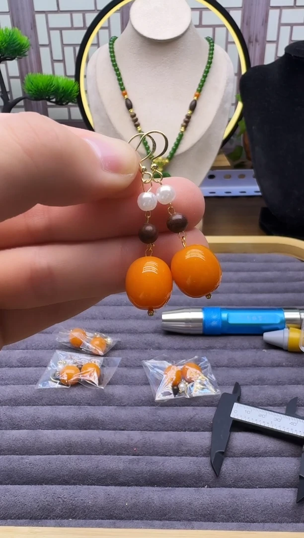 蜜蜡14K金镶嵌耳饰E172