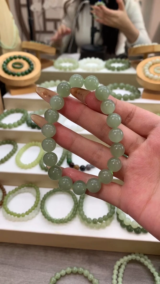 未镶嵌手串和田玉六*冰晴水