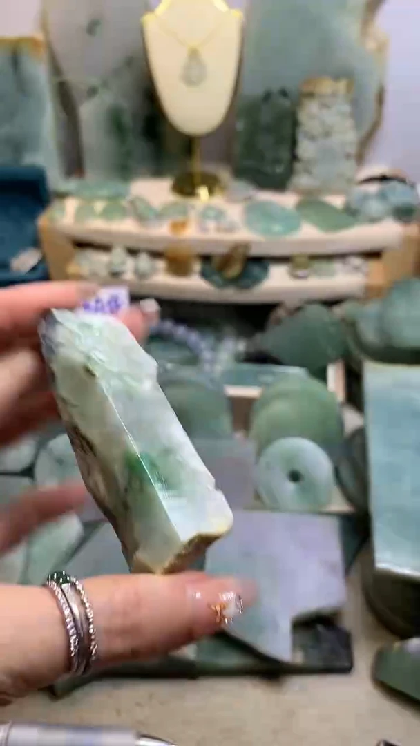 【闪购商品】翡翠挂件未镶嵌缅甸A货翡翠，没有运费险