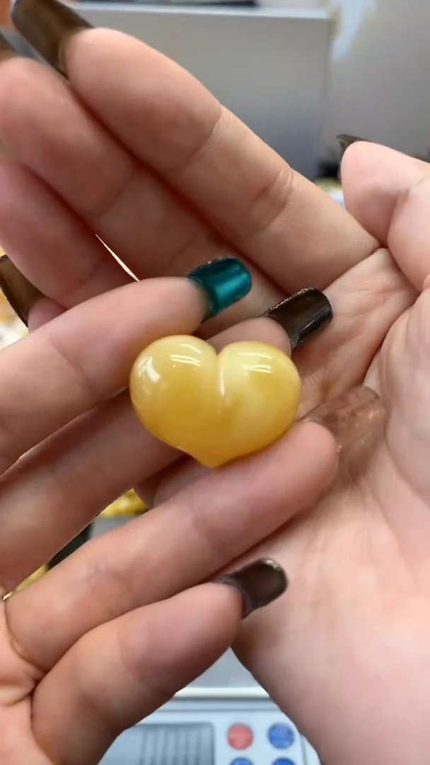 未镶嵌琥珀珠宝奇石1679