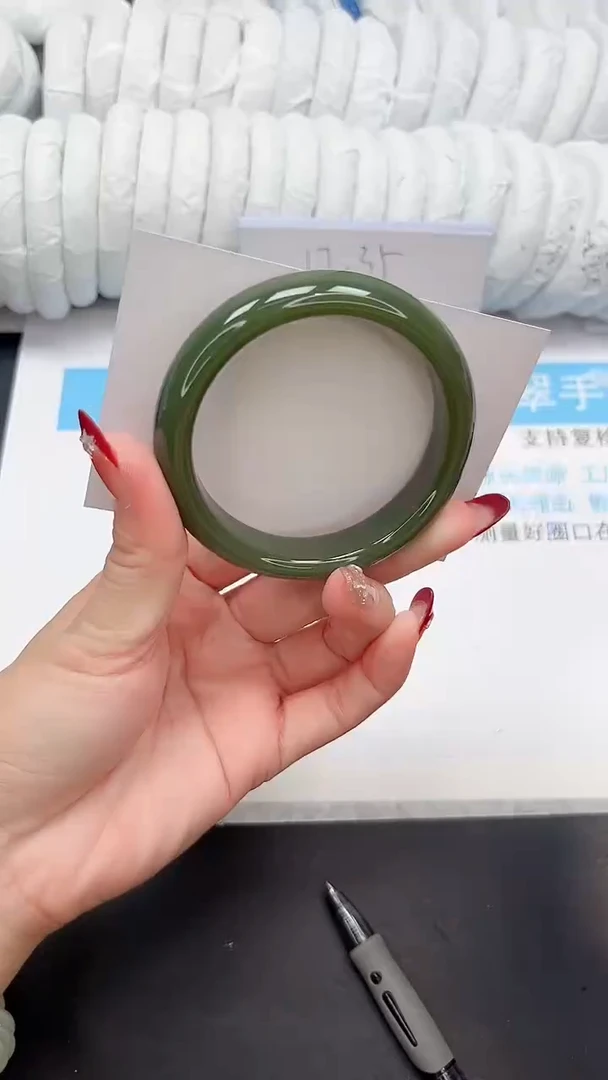 未镶嵌手镯石英质玉195-56DB