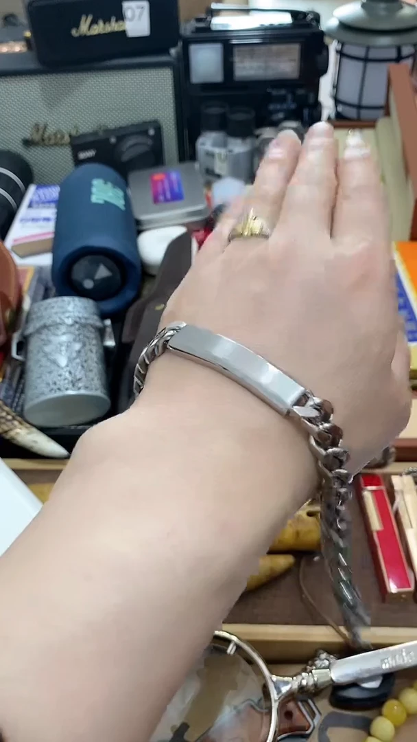 瓷片闪购商品 如图所示