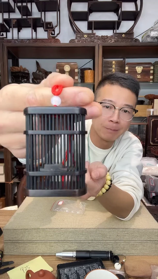 乌木类书架174紫光檀蝈蝈笼手把件  大号椭圆