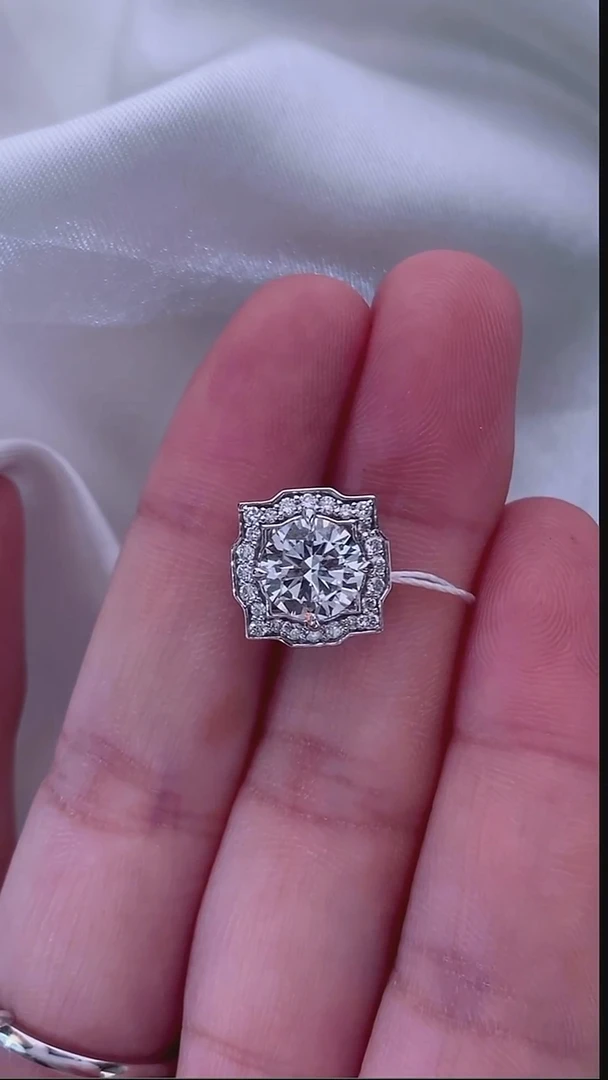 铂Pt950镶嵌实验室培育钻石Pt950贝拉1.5克拉吊坠