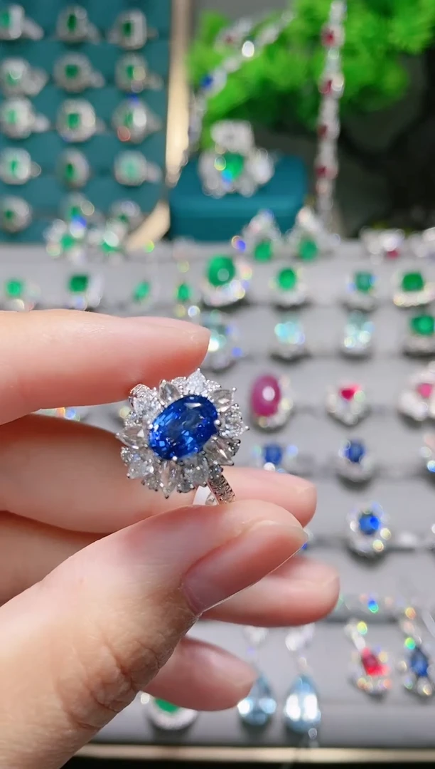 18K金戒指蓝宝石18K金镶嵌梦**翼.