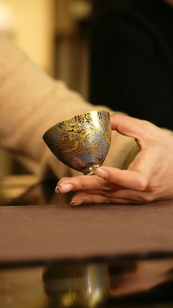 瓷瓷姑娘溢珍堂金银彩龙纹鸡心杯