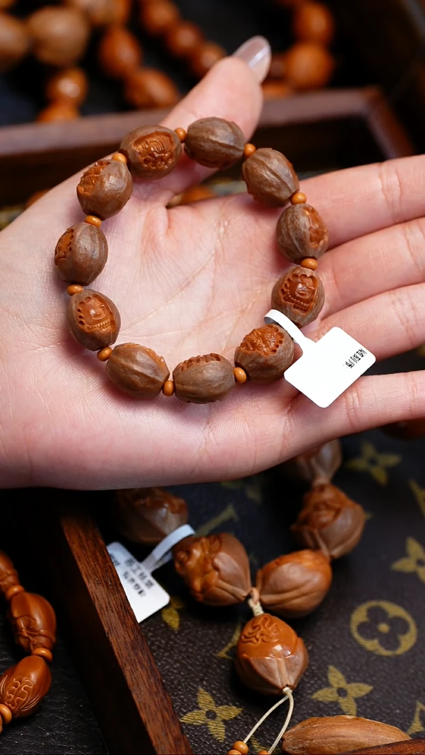 【闪购商品】橄榄核吊坠苏工橄榄核