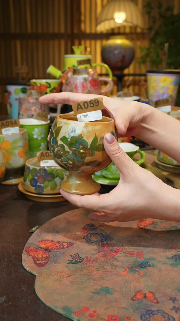 陶瓷景德镇高温釉下手绘陶瓷