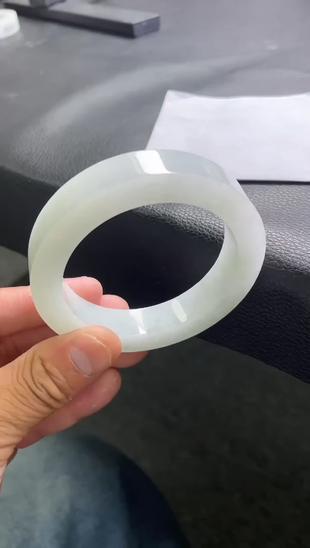 未镶嵌手镯定制翡翠手镯