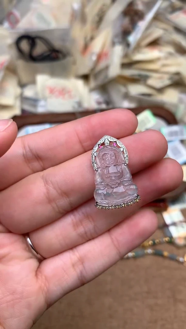 18K金镶嵌挂件翡翠一