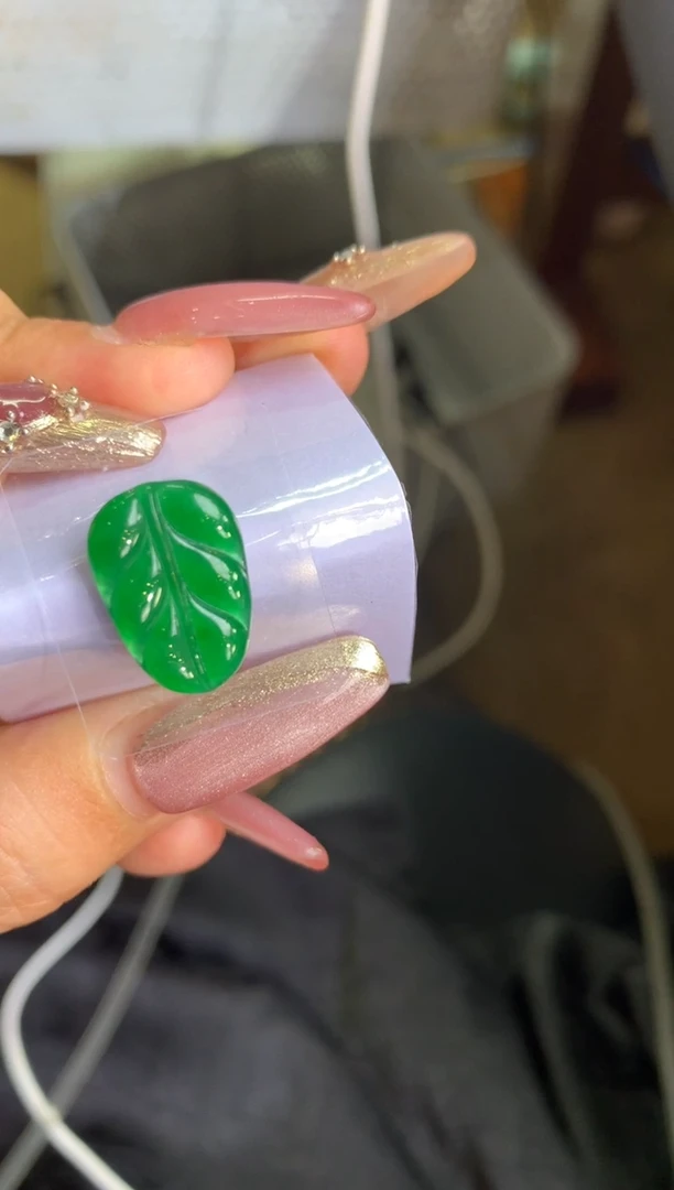 未镶嵌定制翡翠白**朵翡翠