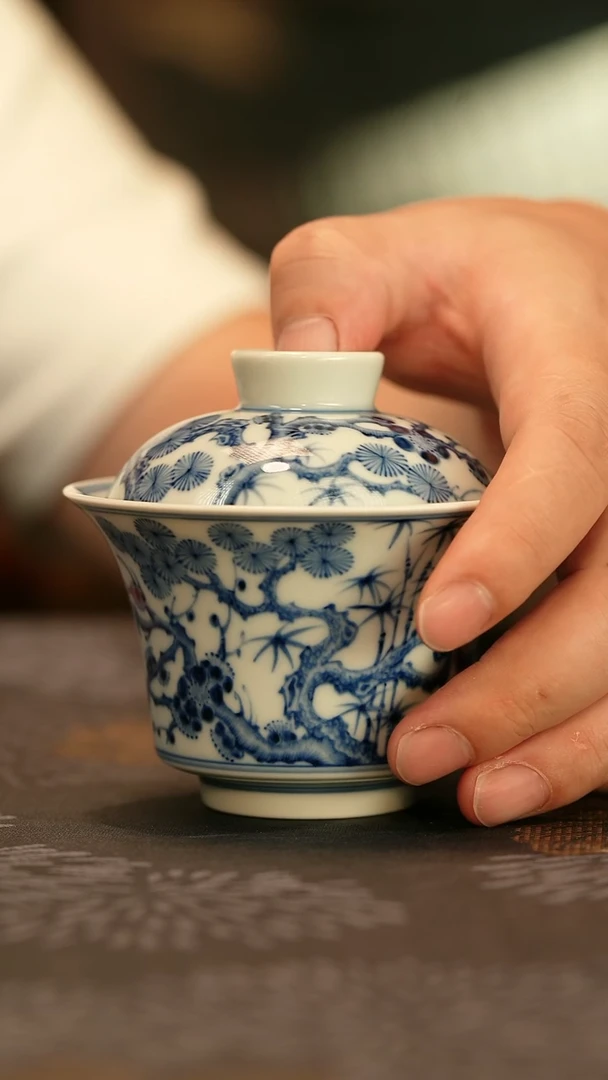 垂虹慕古青花松竹梅马蹄盖碗