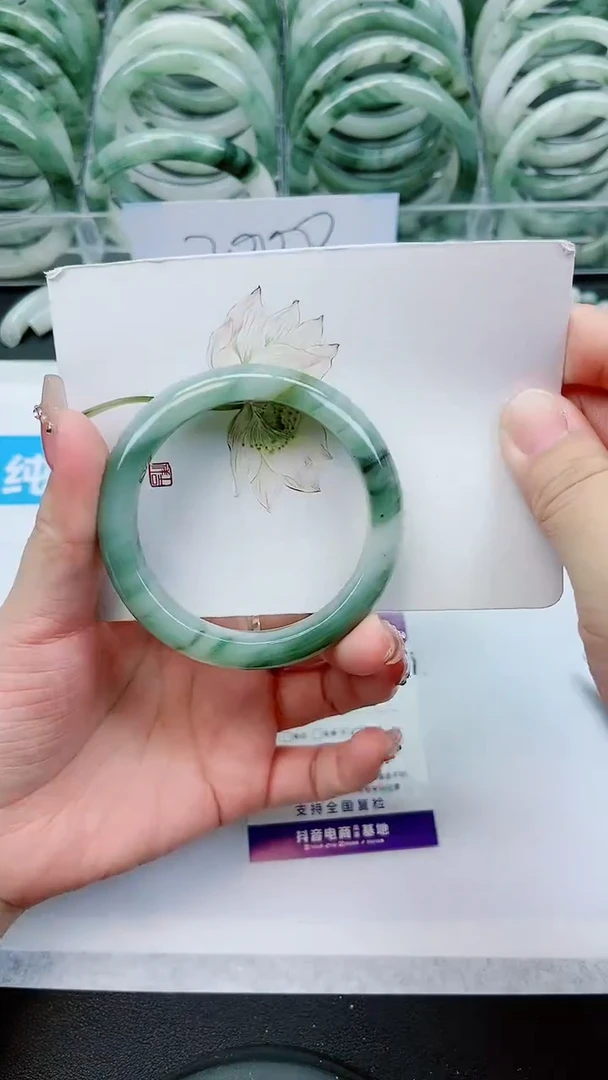 【闪购商品】石英质玉手镯未镶嵌A63号/52-53圈