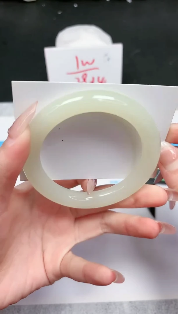 【闪购商品】石英质玉手镯未镶嵌801-60