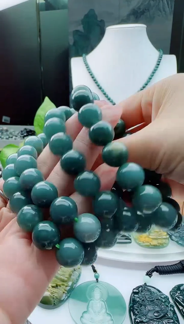 【闪购商品】翡翠颈饰未镶嵌多样性随机一件发货