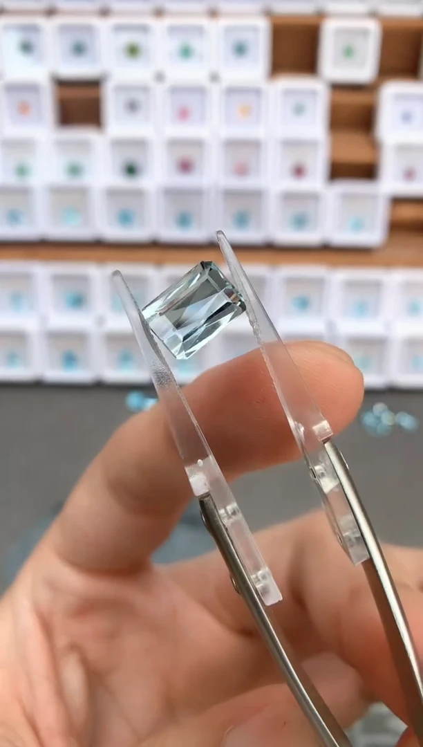 未镶嵌裸石定制海蓝宝石2.55ct 03040
