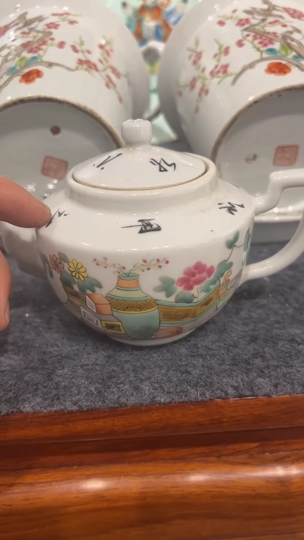 摆件瓷摆件瓷摆件钟鼎手把壶龙嘴壶