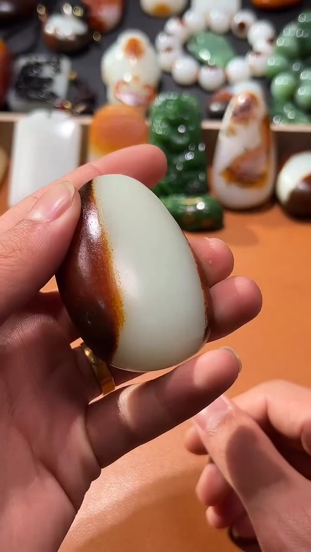 未镶嵌和田玉把件王**。和田玉