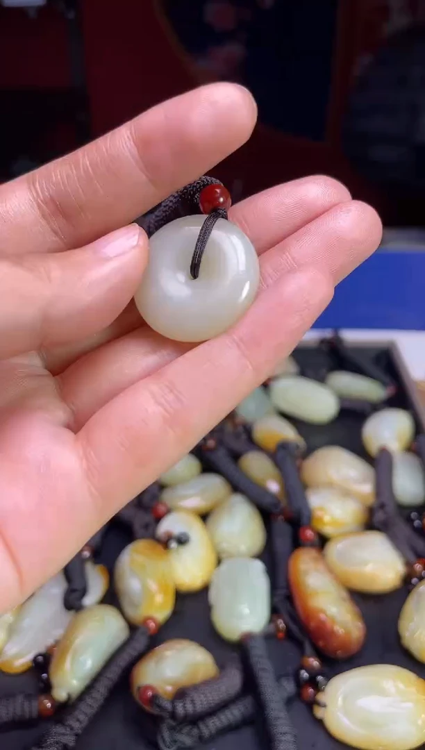 颈饰未镶嵌和田玉123