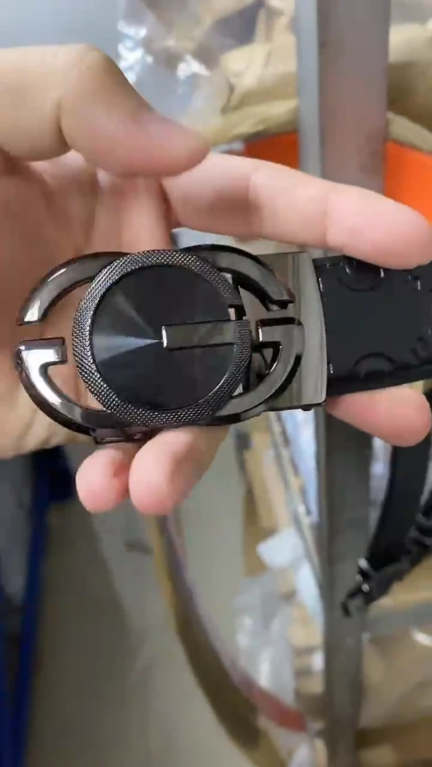 2025新款L男士经典时尚百搭商务自动扣皮带