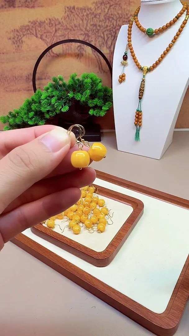 蜜蜡14K金镶嵌耳饰E01