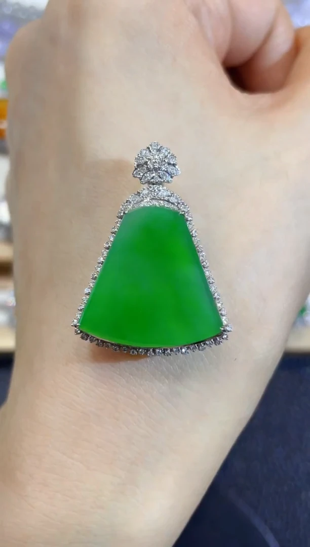 吊坠(不含链)18K金镶嵌翡翠团购69