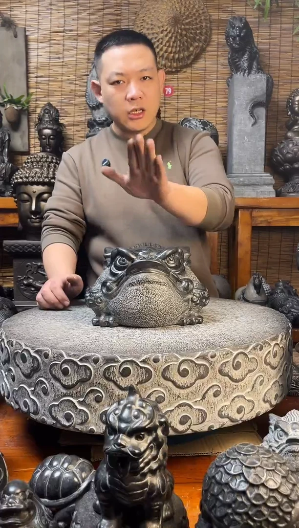 石材25金蟾天然青石雕刻