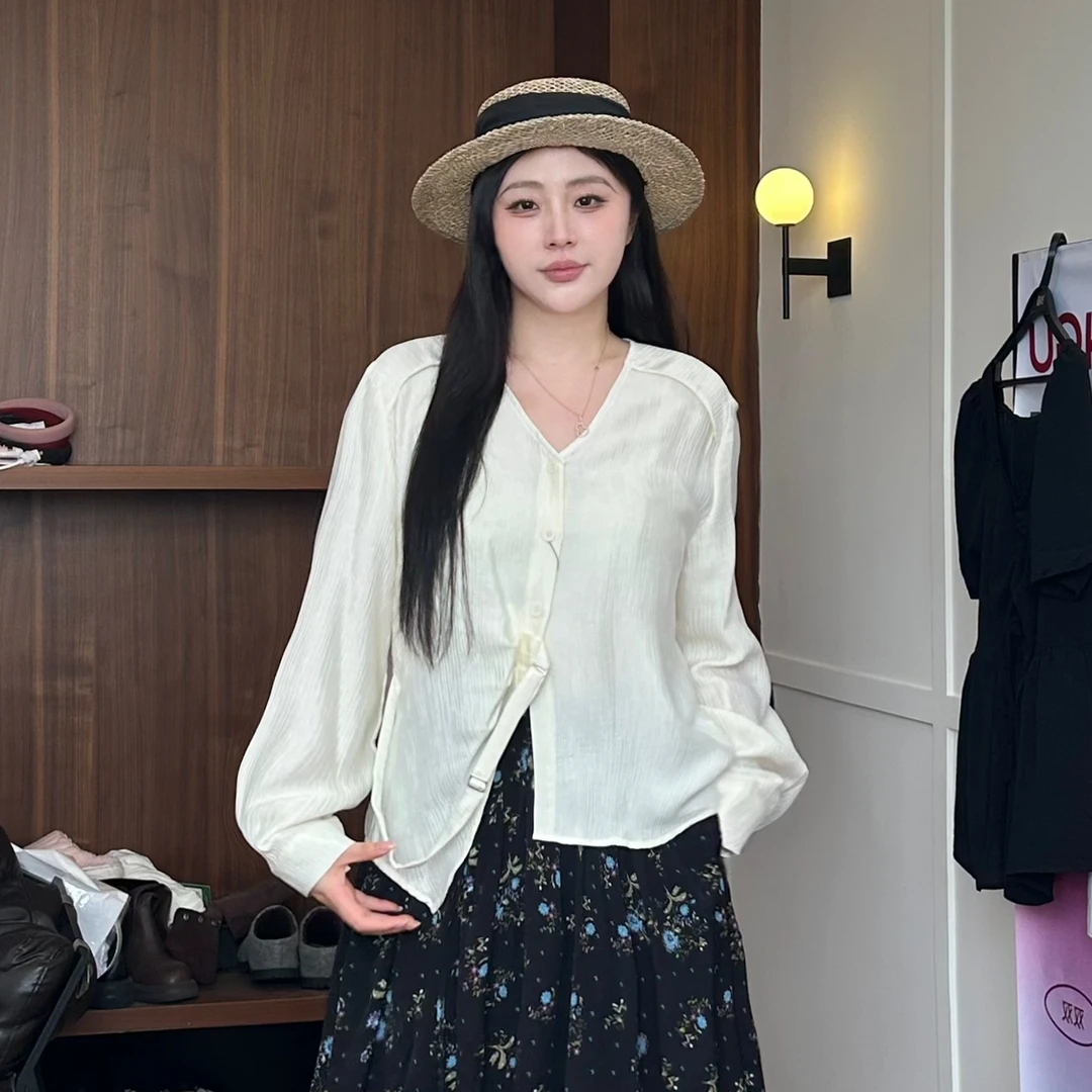 晶咕 法式V领单排扣 气质长袖衬衫时尚百搭薄款设计感宽松