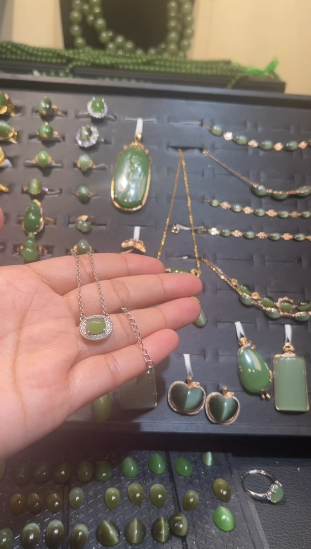 【闪购商品】和田玉碧玉猫眼吊坠项链银S925镶嵌多样性发一