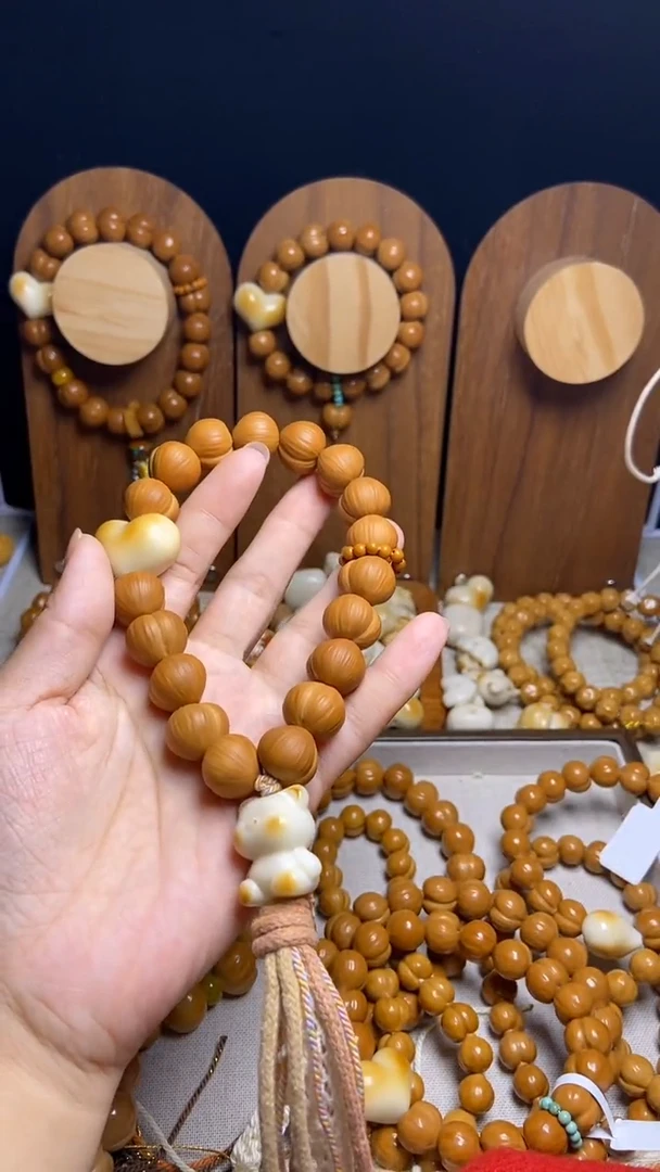 猴头核桃手串全品哑光爱心小熊三通跑环手持款