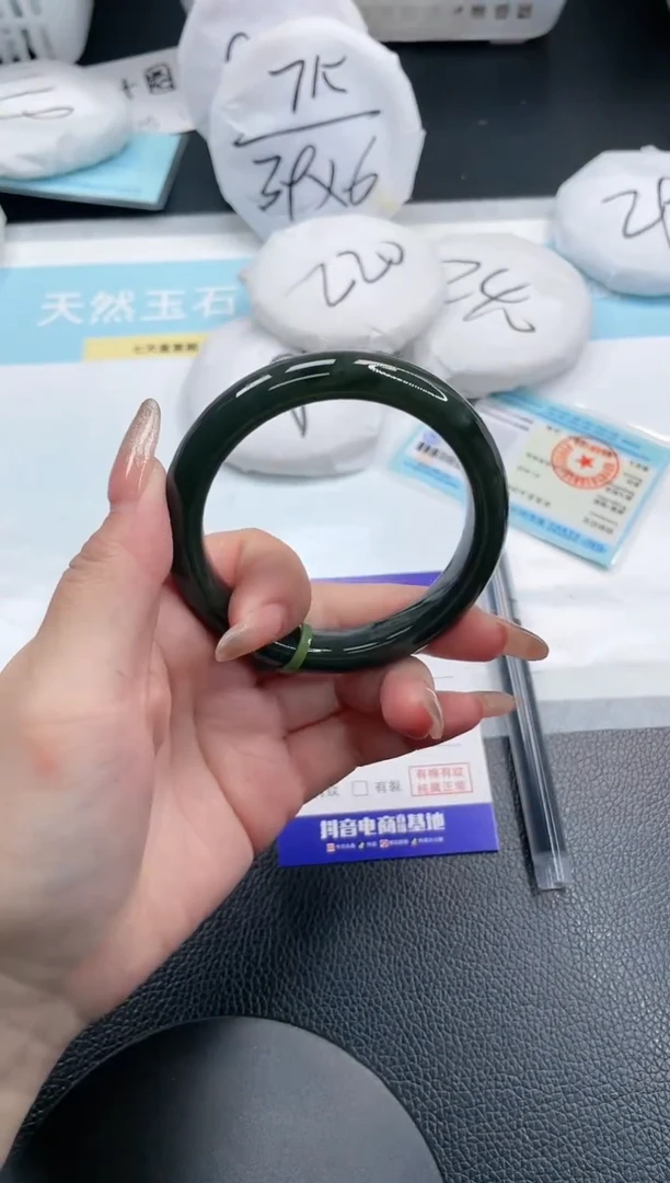 【闪购商品】和田玉手镯未镶嵌4S177-57