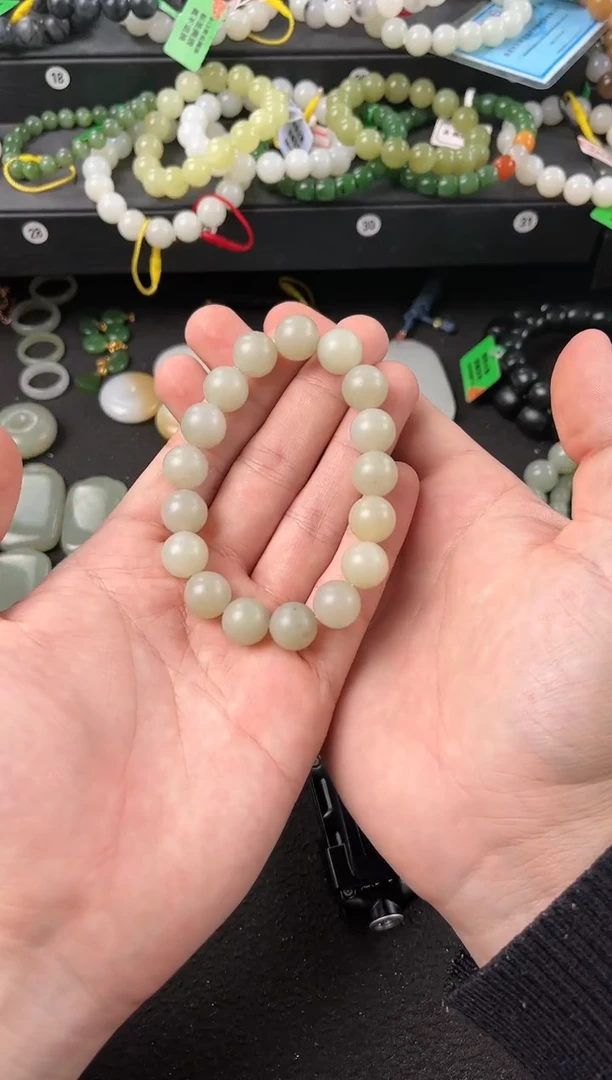 【闪购商品】和田玉手串未镶嵌且末青白卡12微色差