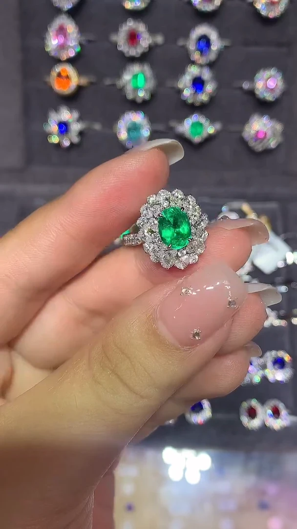 18K金镶嵌戒指祖母绿1.53ct