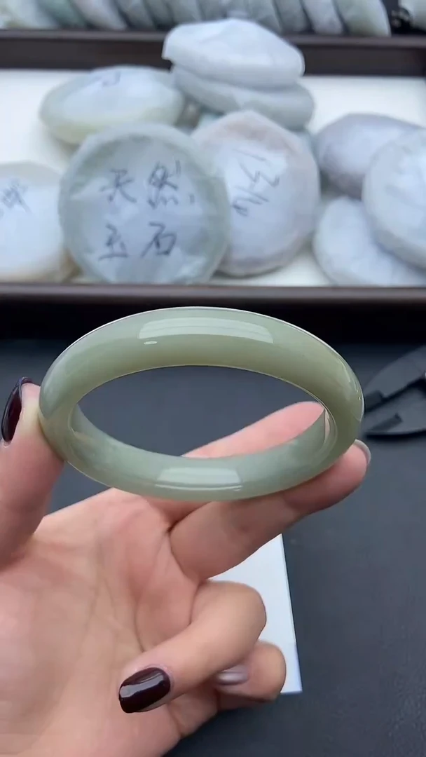 未镶嵌手镯石英质玉14+61/62