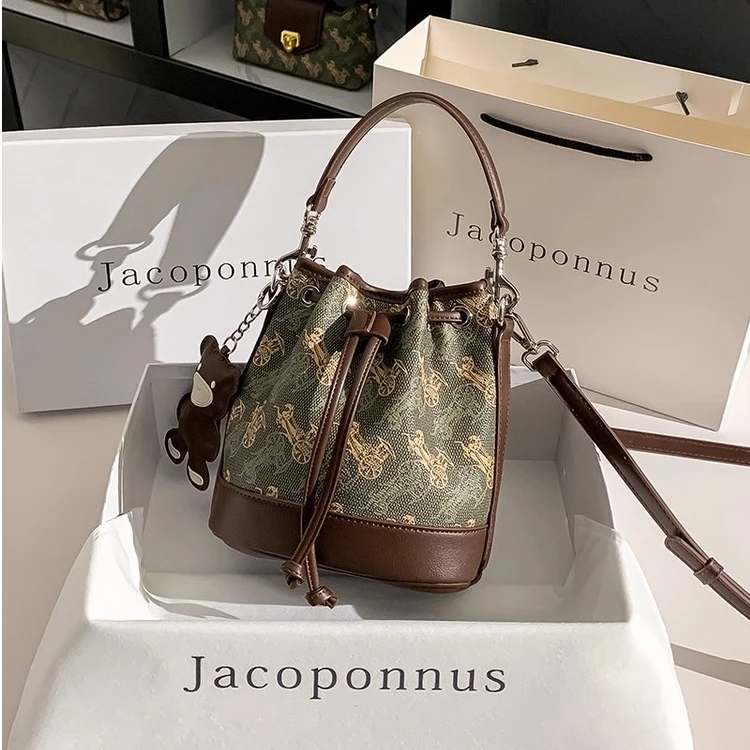 【设计师款】真皮高级感轻奢小众包包复古水桶包生日斜挎单肩手提包