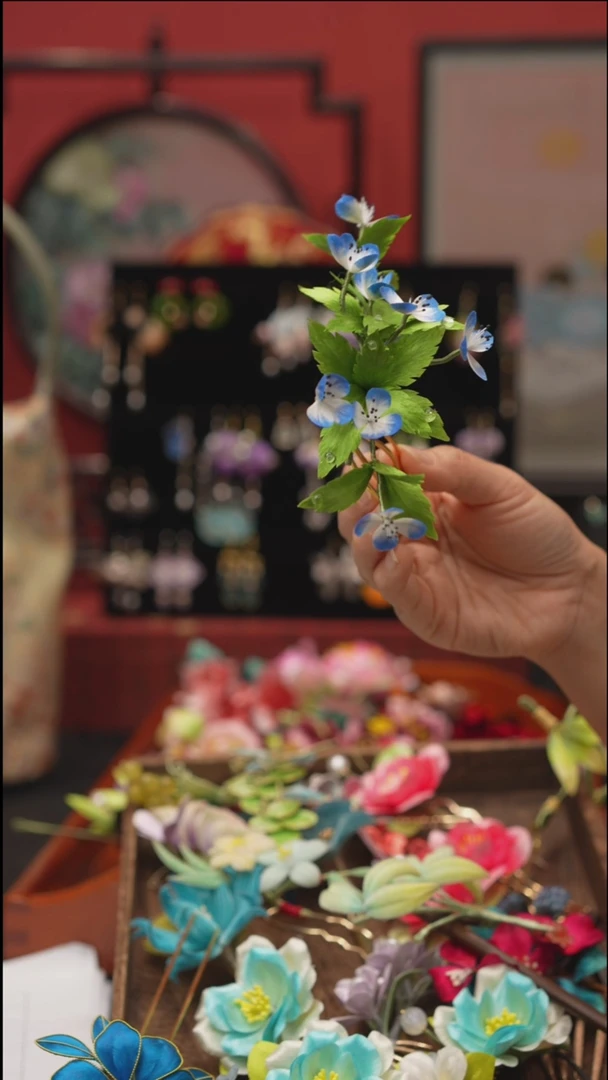 刺绣苹****宜非遗绒花饰品