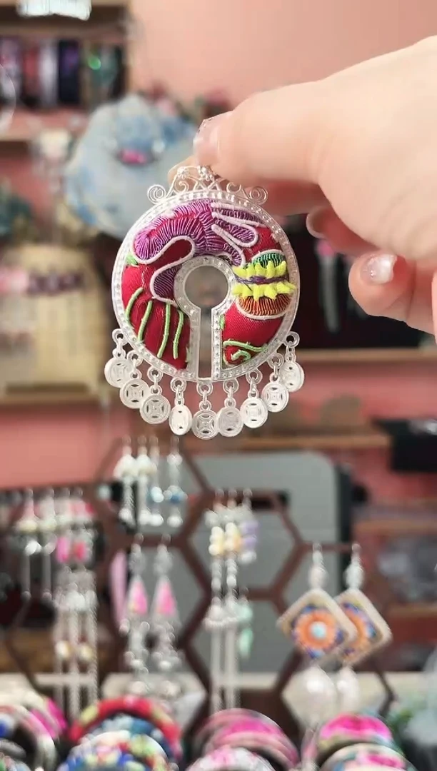 艺枝独绣手工饰品135