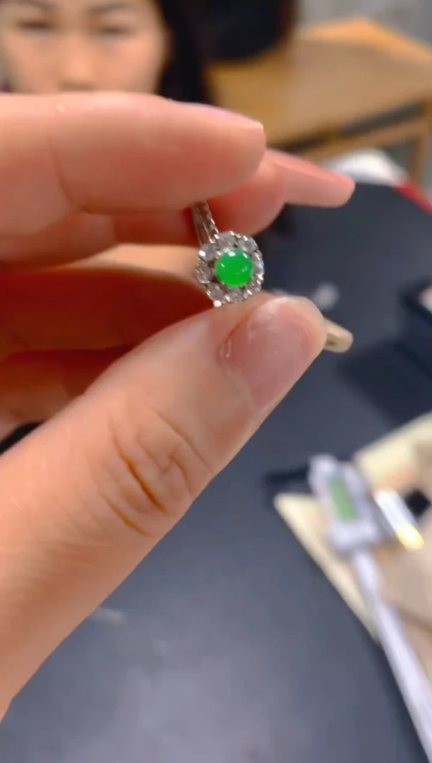 翡翠戒指未镶嵌0868058542多样性发一