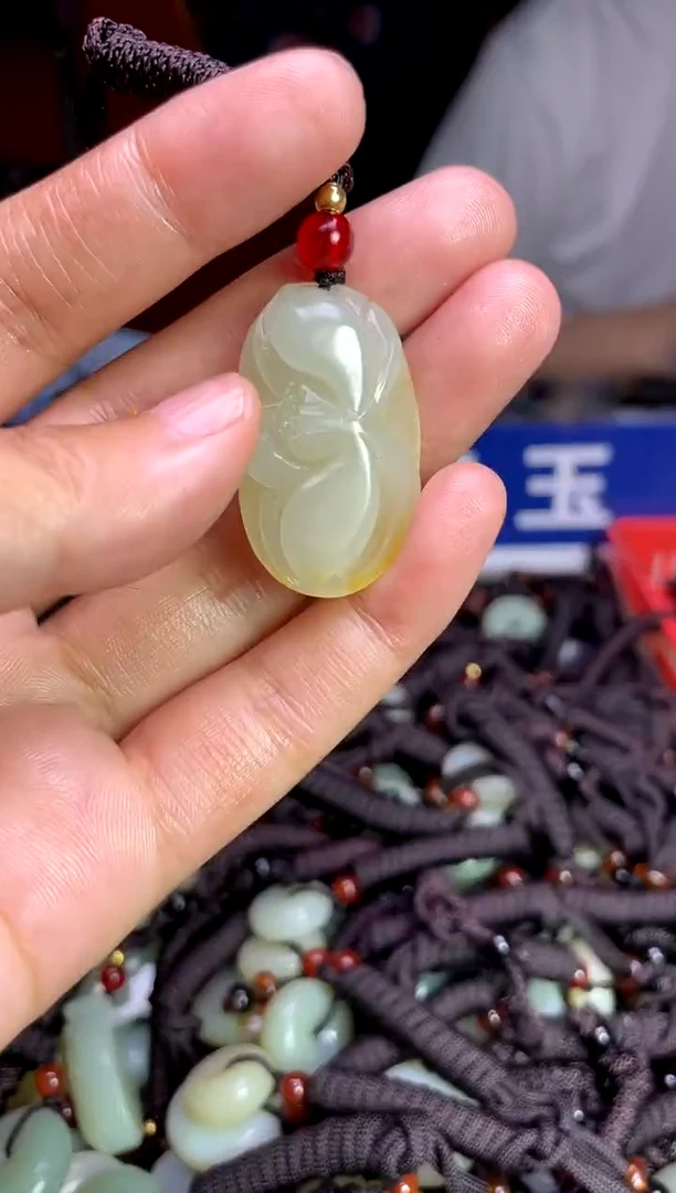 未镶嵌和田玉挂件1