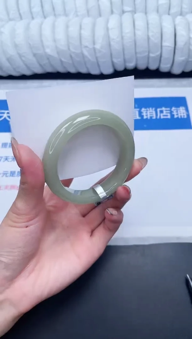 未镶嵌手镯石英质玉52-54.2DK